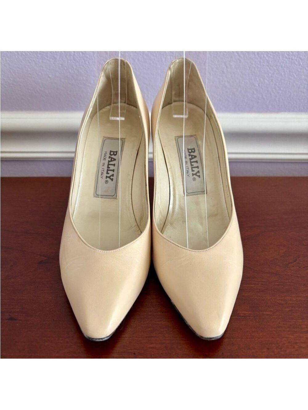 Vintage Bally Made in Italy Cream Leather Heels | Size 5.5 | Classic 3” Pump